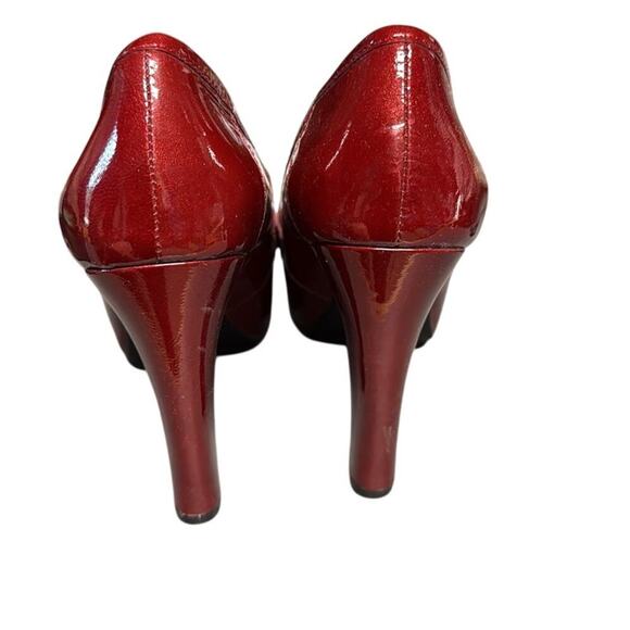 ME TOO Candy Apple Ruby Red Patent Leather Slip On Heels Size 9 - Picture 4 of 9